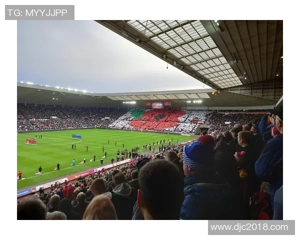 穿红衣征战绿茵场的足球巨星是谁 他的传奇故事与球场风采