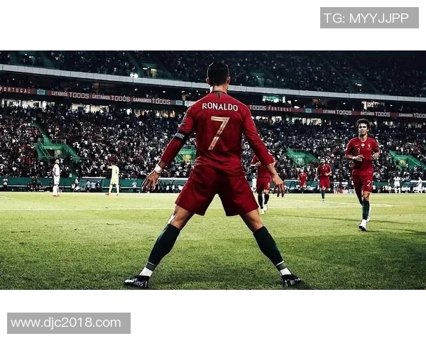 《从C罗到Cafu:那些在足球历史上留下浓厚印记的C字母球星》